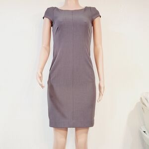 MM LaFleur Nisa Light Grey Sheath Machine Washable Classy Dress Size 2